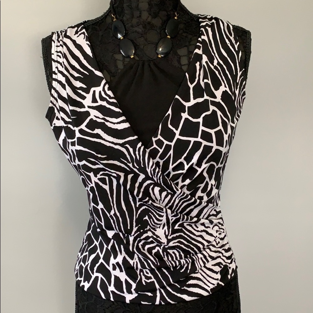 IZ Buyer wrap top.  Size med.